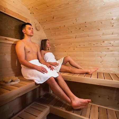 Private With Jacuzi, Sauna & Ev Charging
