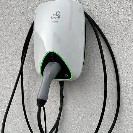 Private With Jacuzi, Sauna & Ev Charging *