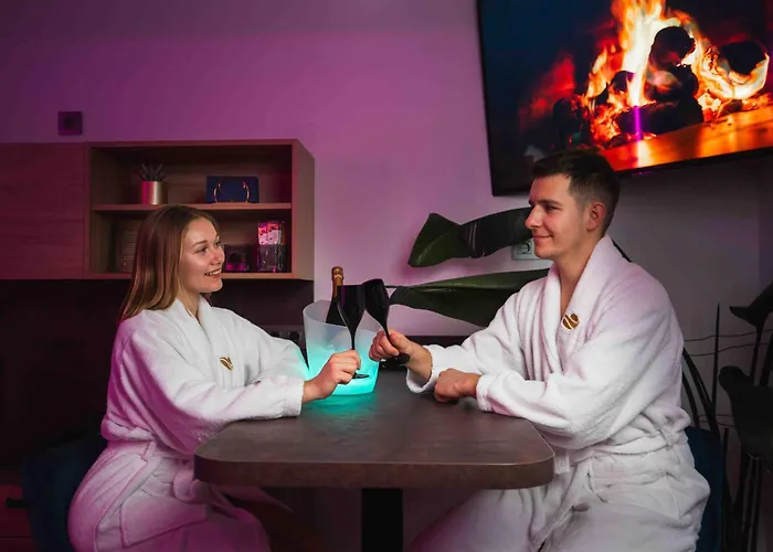 Private With Jacuzi, Sauna & Ev Charging