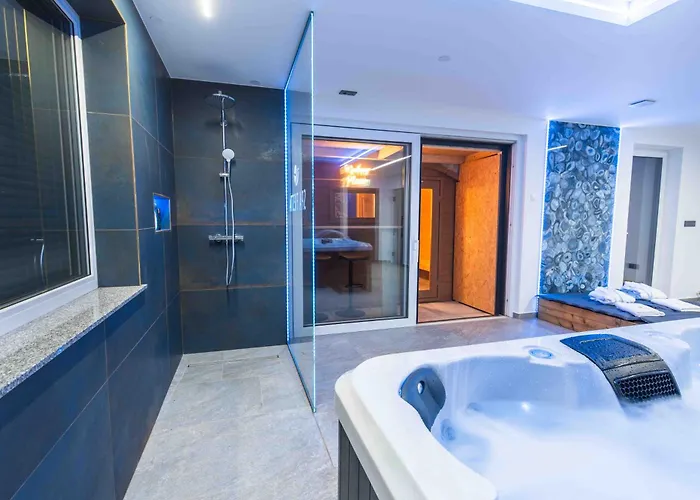 Διαμέρισμα Private With Jacuzi, Sauna & Ev Charging *