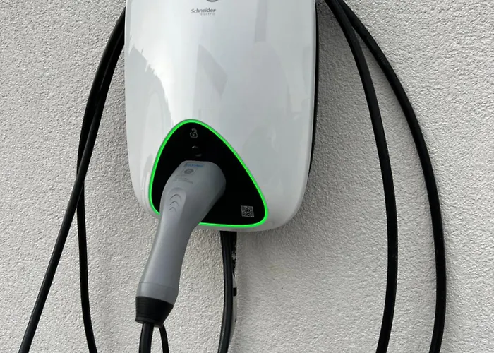 Private With Jacuzi, Sauna & Ev Charging *