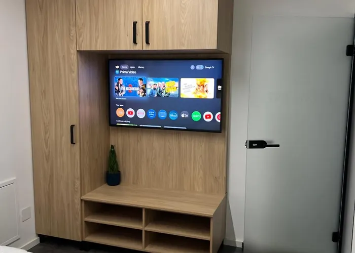 Διαμέρισμα Private With Jacuzi, Sauna & Ev Charging Κραν