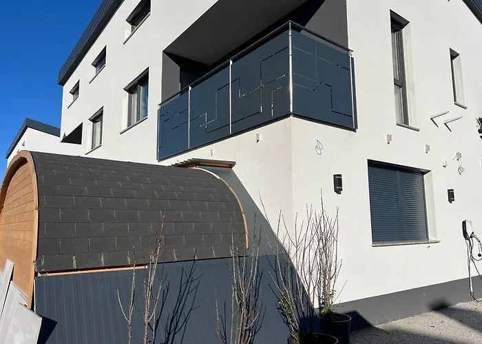 Private With Jacuzi, Sauna & Ev Charging Κραν